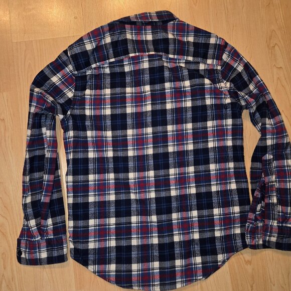 Fantastic Abercrombie & Fitch plaid flannel button down - Picture 2 of 3